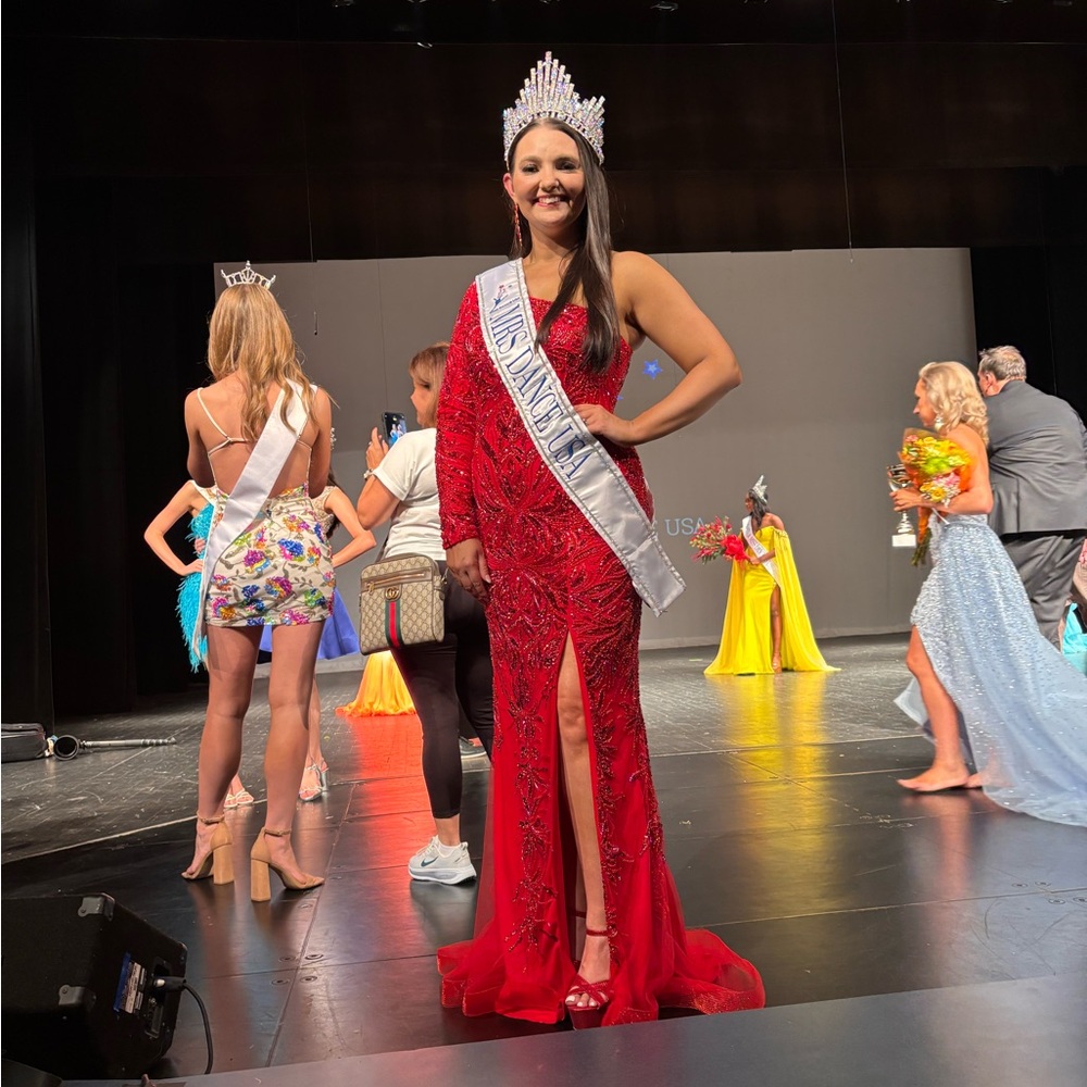Stunning Red One-Shoulder Gown